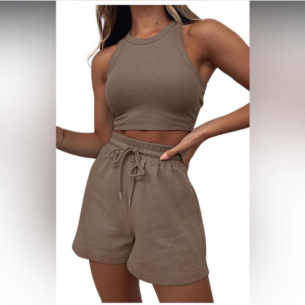 Amazon Women's Ribbed Brown Shorts Set - Picture 2 of 3